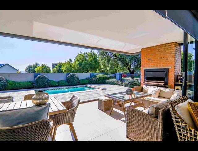 3 BEDROOM HOUSE FOR SALE IN COPPERLEAF ESTATE